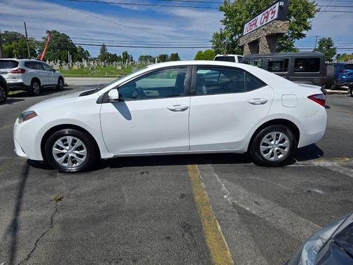 White 2015 Toyota Corolla LE ECO