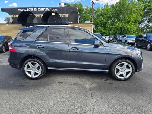 Blue 2015 Mercedes-Benz M-Class ML 250 BlueTEC AWD 4MATIC 4dr SUV