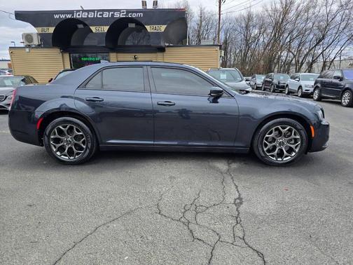 2016 Chrysler 300 S