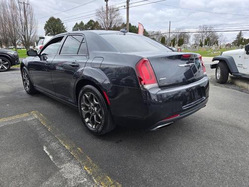 2016 Chrysler 300 S
