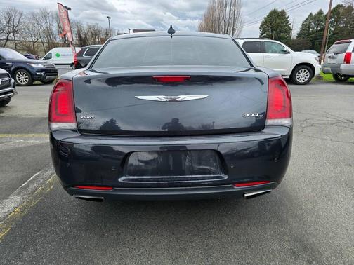 2016 Chrysler 300 S