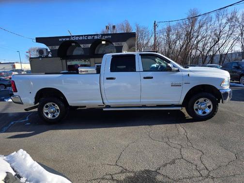 2017 RAM 2500 Tradesman Crew Cab 4x4 8' Box