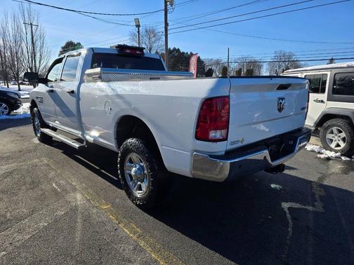 2017 RAM 2500 Tradesman Crew Cab 4x4 8' Box