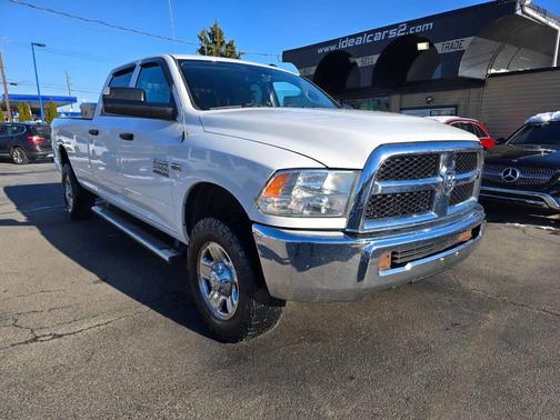 2017 RAM 2500 Tradesman Crew Cab 4x4 8' Box