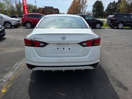 2022 Nissan Altima 2.5 S 4dr Sedan