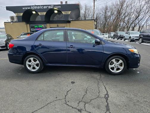 2011 Toyota Corolla LE