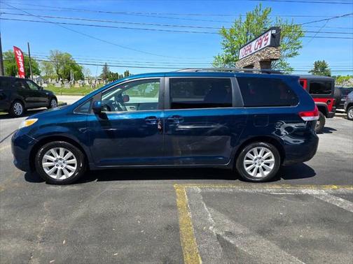 2012 Toyota Sienna XLE