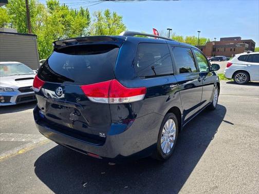 2012 Toyota Sienna XLE