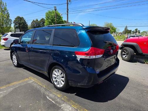 2012 Toyota Sienna XLE