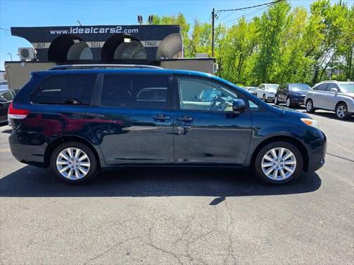 2012 Toyota Sienna XLE