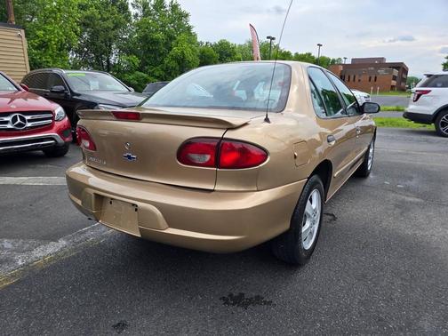 Tan 2000 Chevrolet Cavalier Base