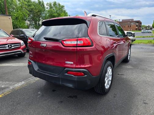 Brilliant Black Crystal Pearlcoat 2014 Jeep Cherokee Latitude