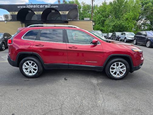 Brilliant Black Crystal Pearlcoat 2014 Jeep Cherokee Latitude