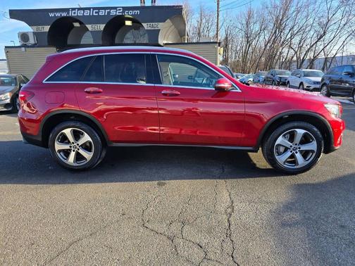 2018 Mercedes-Benz GLC 300 4MATIC