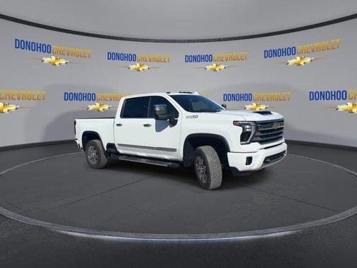 Summit White 2026 Chevrolet Silverado 2500 High Country