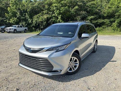 Silver 2022 Toyota Sienna XLE