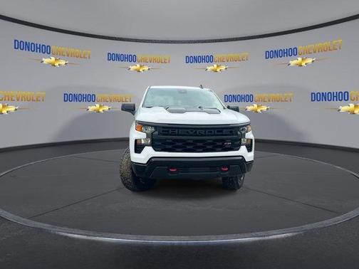 Summit White 2024 Chevrolet Silverado 1500 Custom Trail Boss