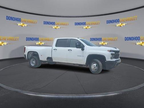 Summit White 2026 Chevrolet Silverado 3500 WT