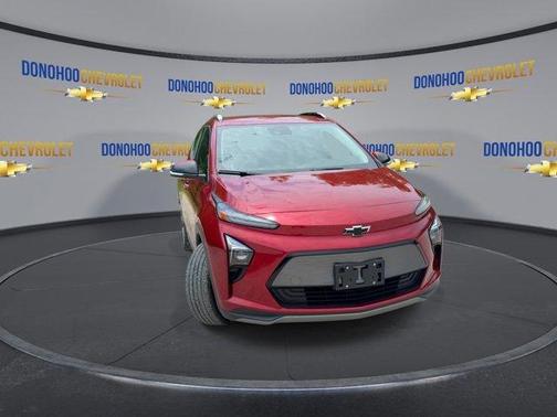 Cherry Red Tintcoat 2022 Chevrolet Bolt EUV LT