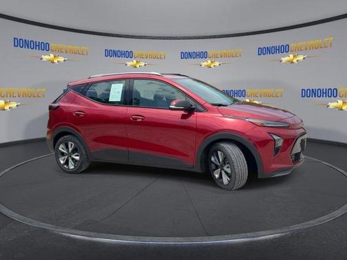 Cherry Red Tintcoat 2022 Chevrolet Bolt EUV LT