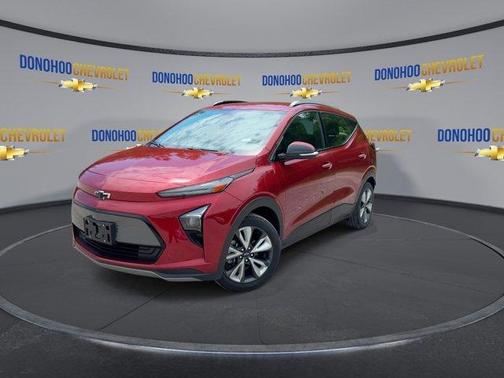 Cherry Red Tintcoat 2022 Chevrolet Bolt EUV LT
