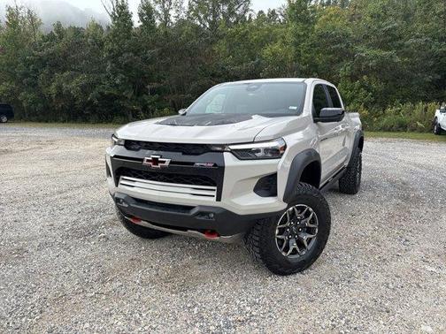 White Sand 2026 Chevrolet Colorado ZR2