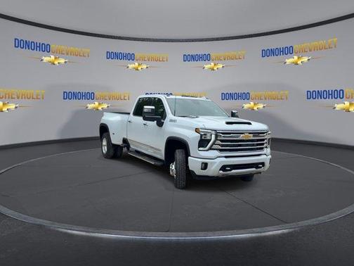 Polar White 2026 Chevrolet Silverado 3500 High Country