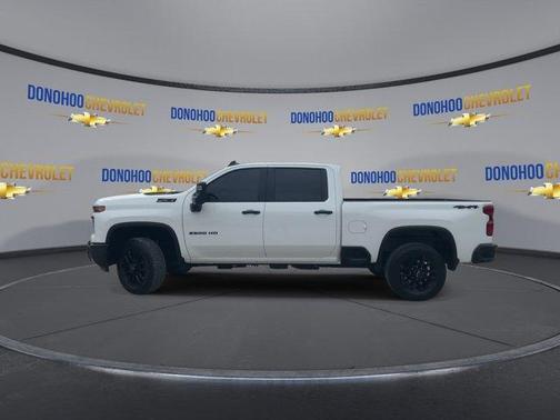 Summit White 2026 Chevrolet Silverado 2500 Custom