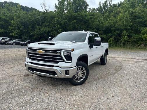 Summit White 2026 Chevrolet Silverado 2500 LTZ