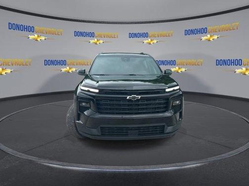 Mosaic Black Metallic 2026 Chevrolet Traverse LT