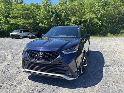 Blue 2022 Toyota Highlander XSE