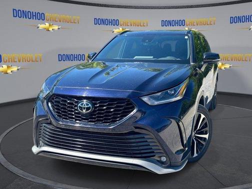 Blue 2022 Toyota Highlander XSE