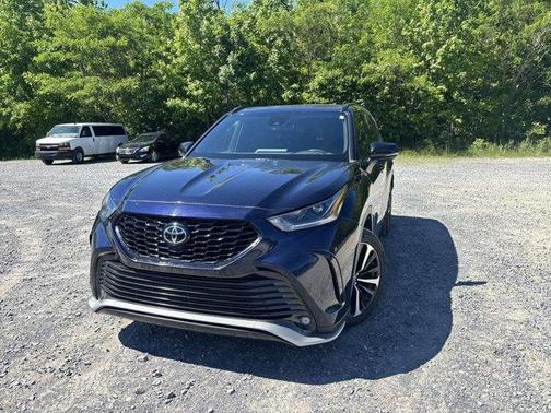 Blue 2022 Toyota Highlander XSE