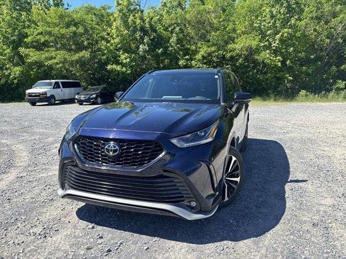 Blue 2022 Toyota Highlander XSE