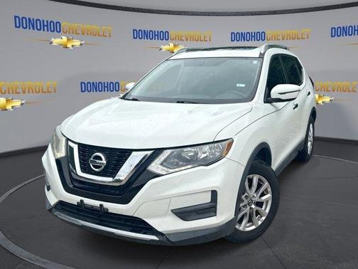 Glacier White 2017 Nissan Rogue SV