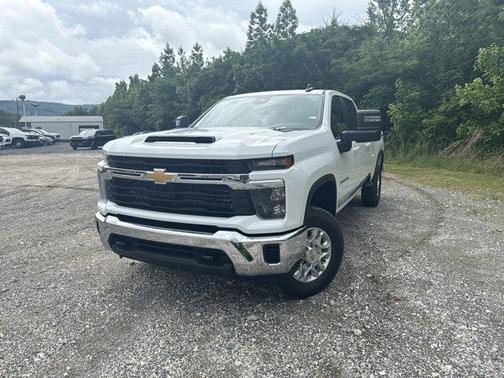 Summit White 2026 Chevrolet Silverado 3500 LT