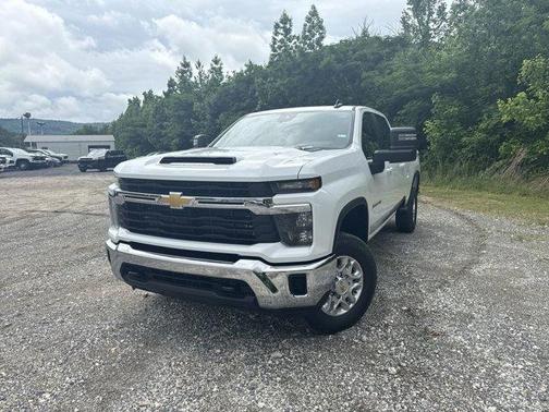 Summit White 2026 Chevrolet Silverado 3500 LT