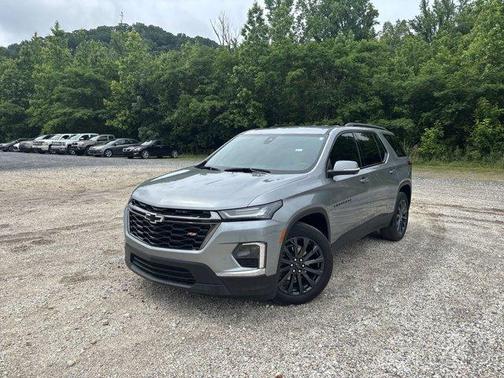 Sterling Gray Metallic 2023 Chevrolet Traverse RS