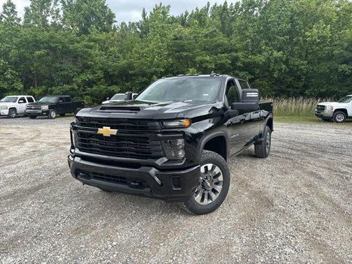 Black 2026 Chevrolet Silverado 2500 Custom