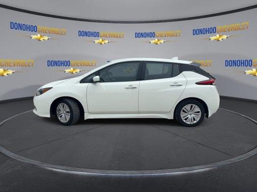 Glacier White 2022 Nissan Leaf S