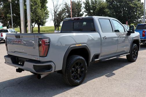 2024 GMC Sierra 2500 AT4