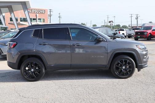 2022 Jeep Compass Latitude Lux