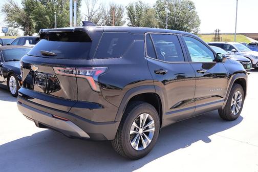 Mosaic Black Metallic 2026 Chevrolet Equinox LT