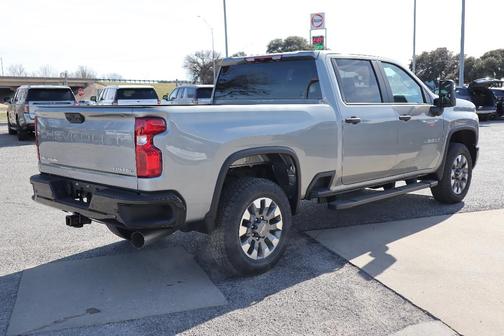 2025 Chevrolet Silverado 2500 Custom