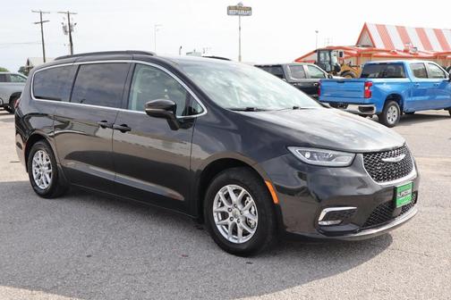 2022 Chrysler Pacifica Touring-L