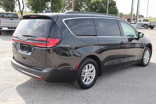 2022 Chrysler Pacifica Touring-L