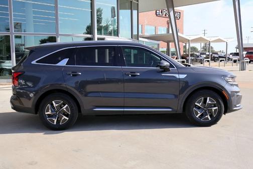 Gray 2022 Kia Sorento Hybrid S