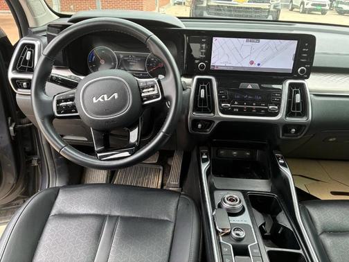 Gray 2022 Kia Sorento Hybrid S