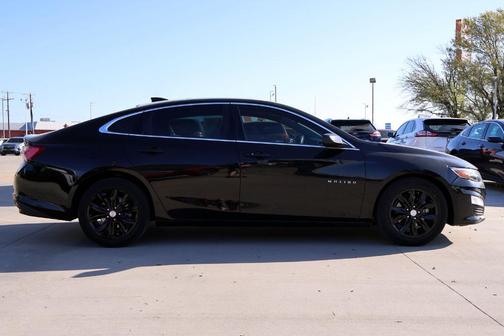 Mosaic Black Metallic 2021 Chevrolet Malibu LT