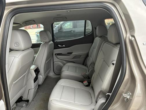 Gray 2022 GMC Acadia SLT